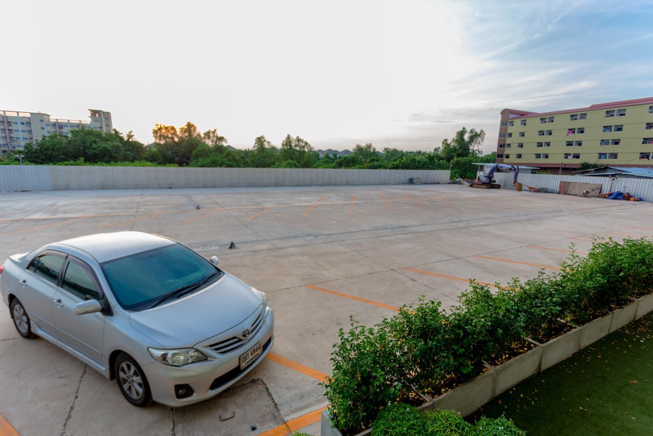 Grand Inter Hotel Samut Sakhon Buitenkant foto